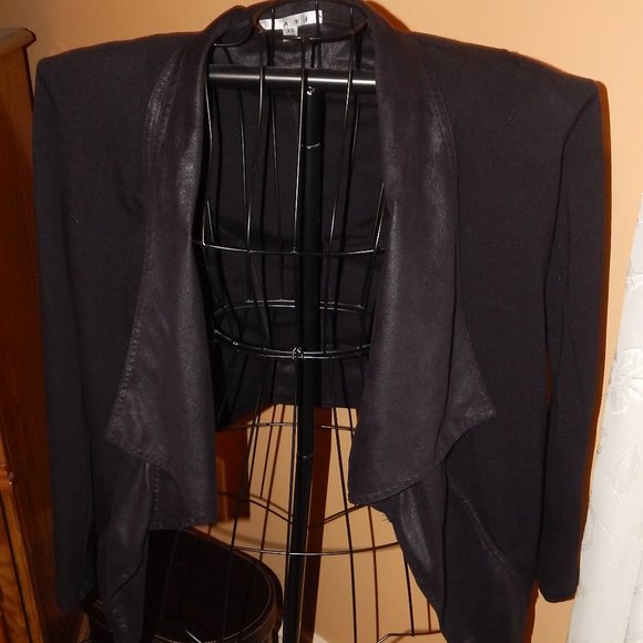 Ladies CAbi Open Front Black Jacket - Size XS - Asymmetrical Drape - Picture 1 of 7